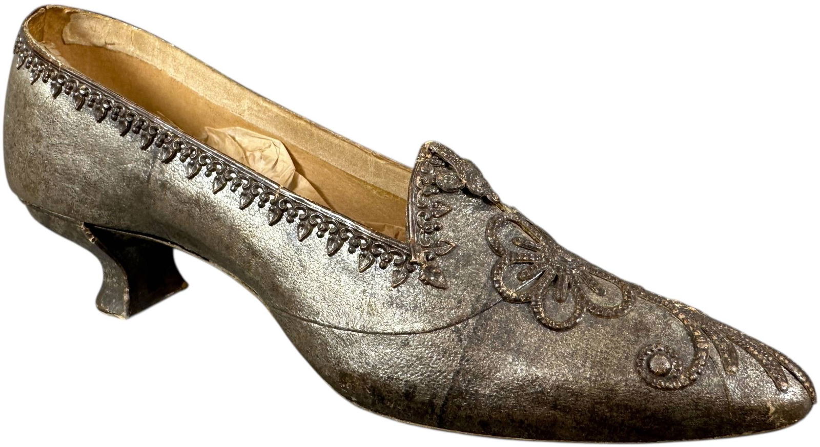 VERY LARGE DRESDEN WOMENS SHOE ORNAMENT: 80. VERY LARGE DRESDEN WOMENS SHOE ORNAMENT | Possibly used at wedding for good luck. Provenance: Jerry & Darla Arnold Collection. | 8.5" l. | (Excellent Condition) | $500 - $1,000