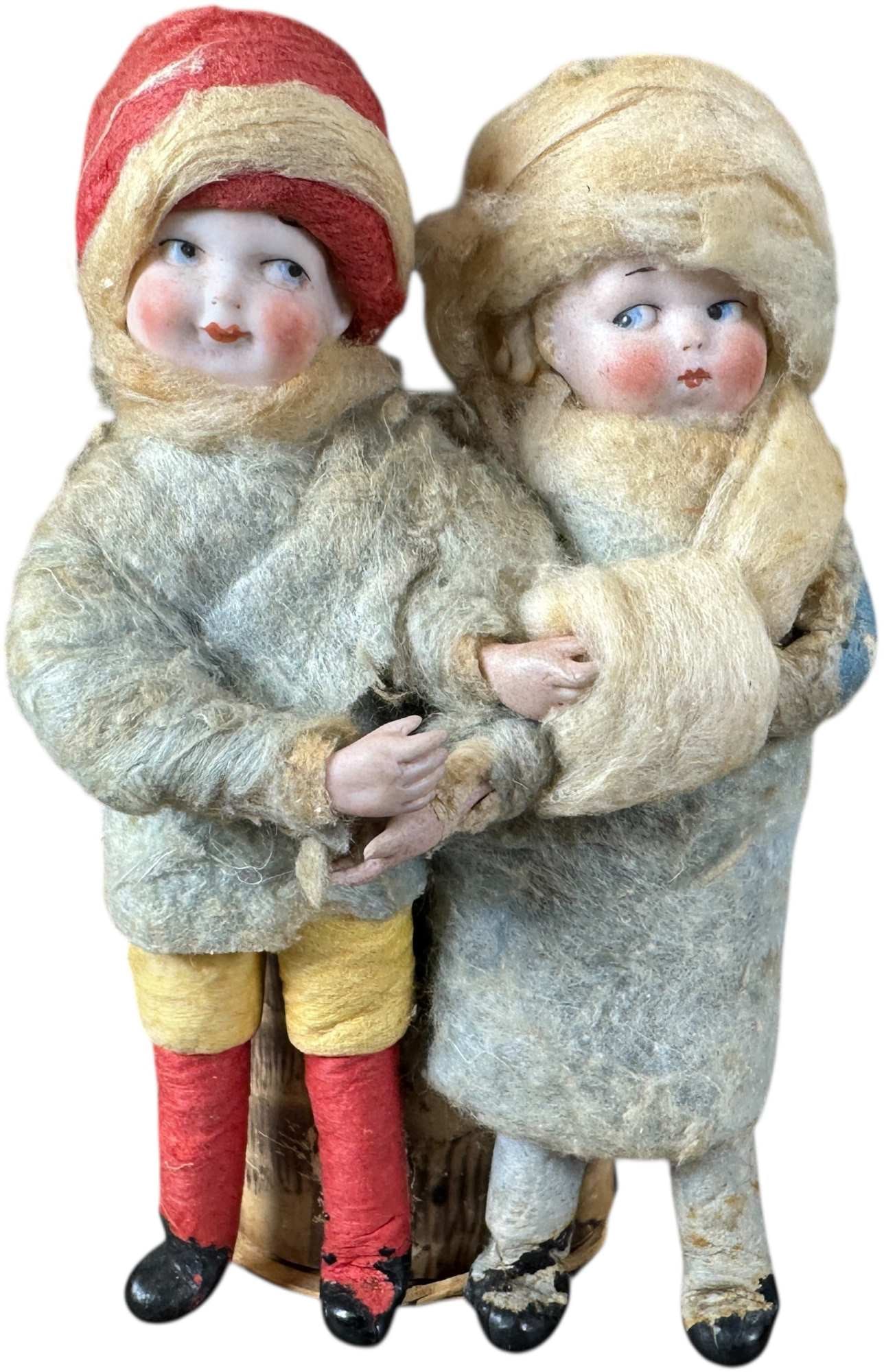 HEUBACH CHILDREN AT LOG CANDY CONTAINER (1 of 7)