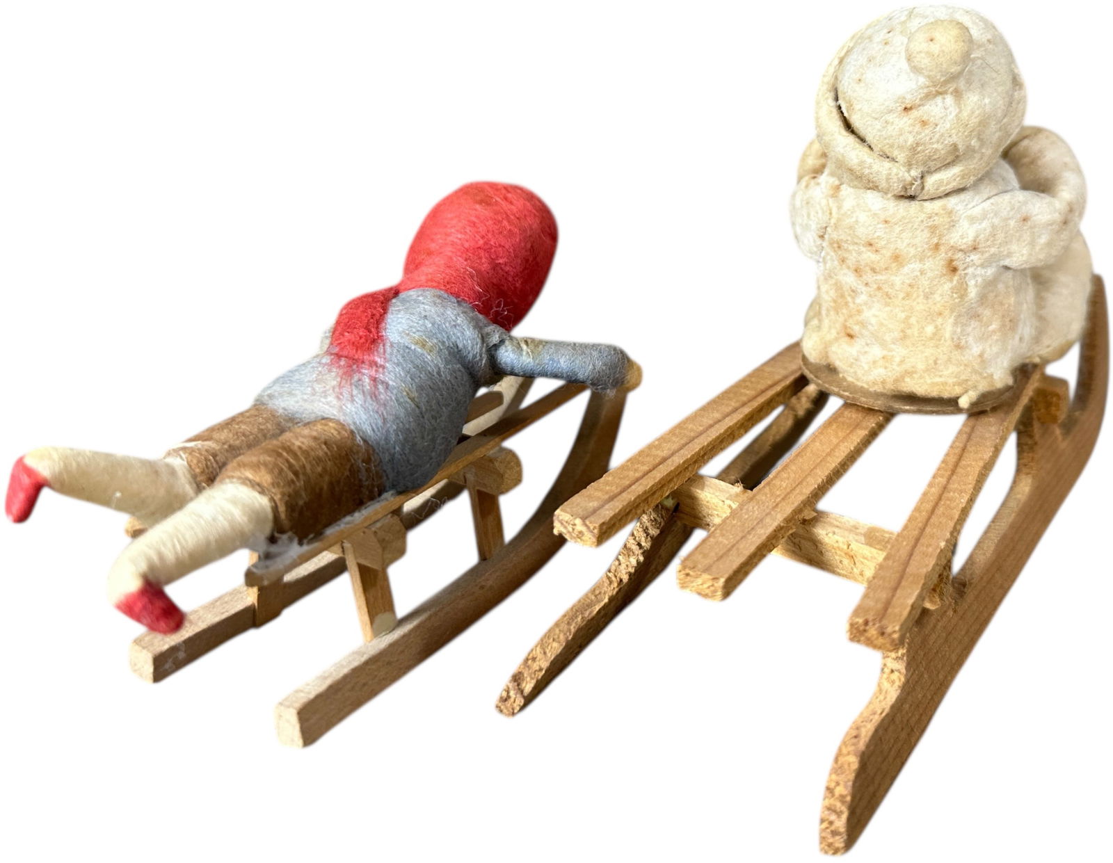 TWO HEUBACH SLEDDING CHILDREN - 3