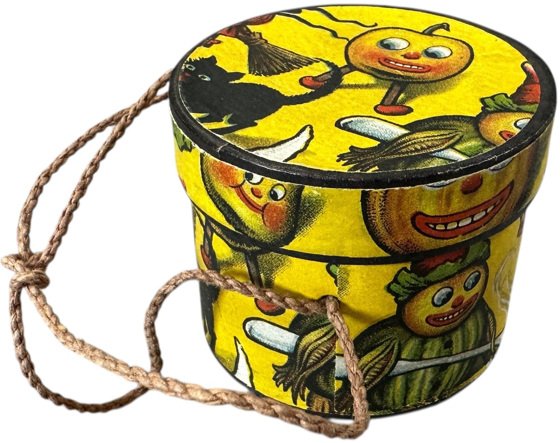 SMALL GERMAN VEGGIE PEOPLE CANDY BOX: 384. SMALL GERMAN VEGGIE PEOPLE CANDY BOX | Wonderful German Halloween design. These boxes are very hard to find. Provenance: Jerry & Darla Arnold Collection. | 1.5" h. | (Excellent to Pristine