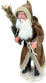 TREKKING SANTA CLAUS FIGURE