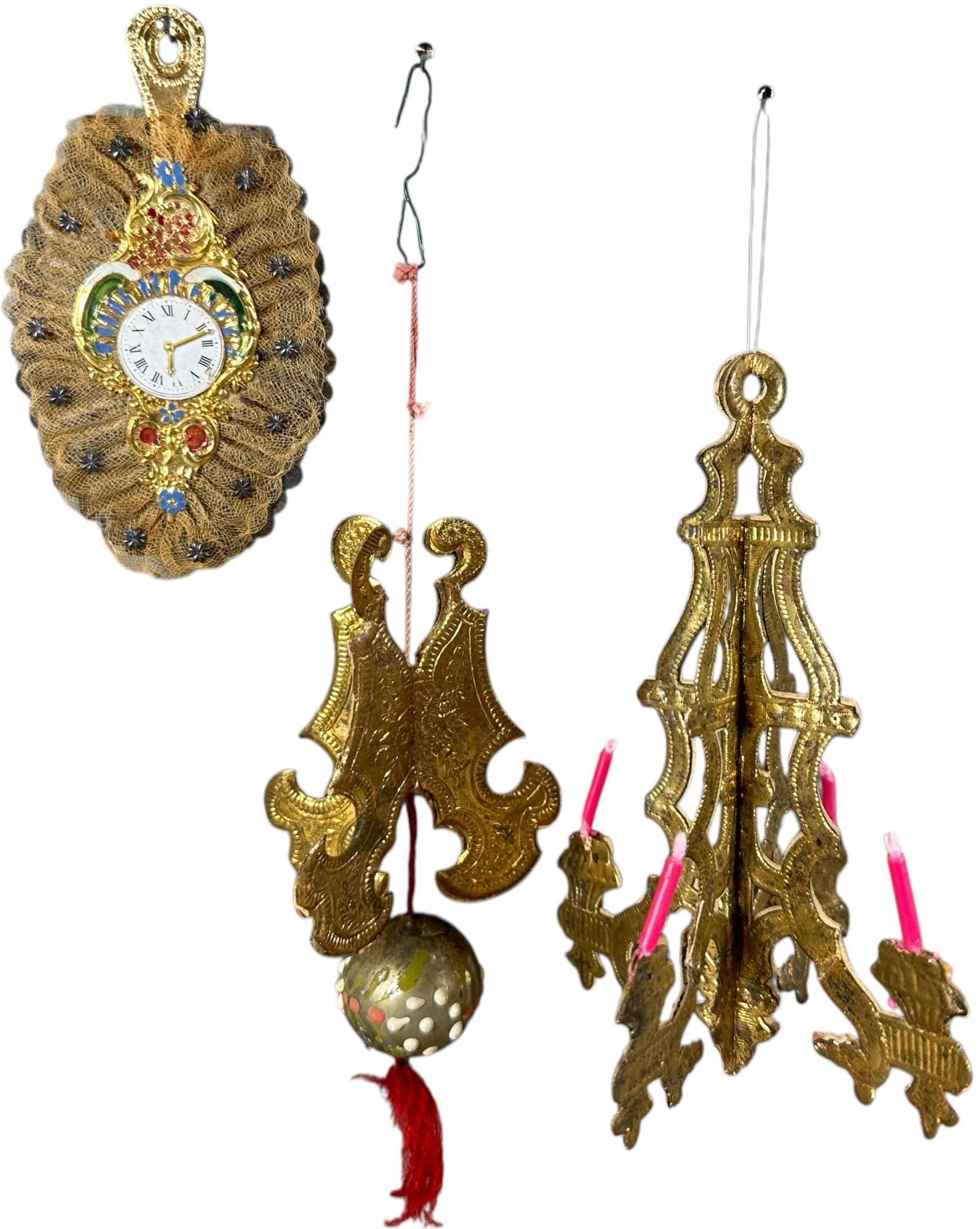 THREE DRESDEN CHANDELIER ORNAMENTS: 1095. THREE DRESDEN CHANDELIER ORNAMENTS | Large one still has miniature candles. | 4.5" h. | (Excellent Condition) | $300 - $600