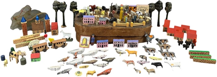 LARGE BOXED ERZGEBIRGE TOY GROUPING