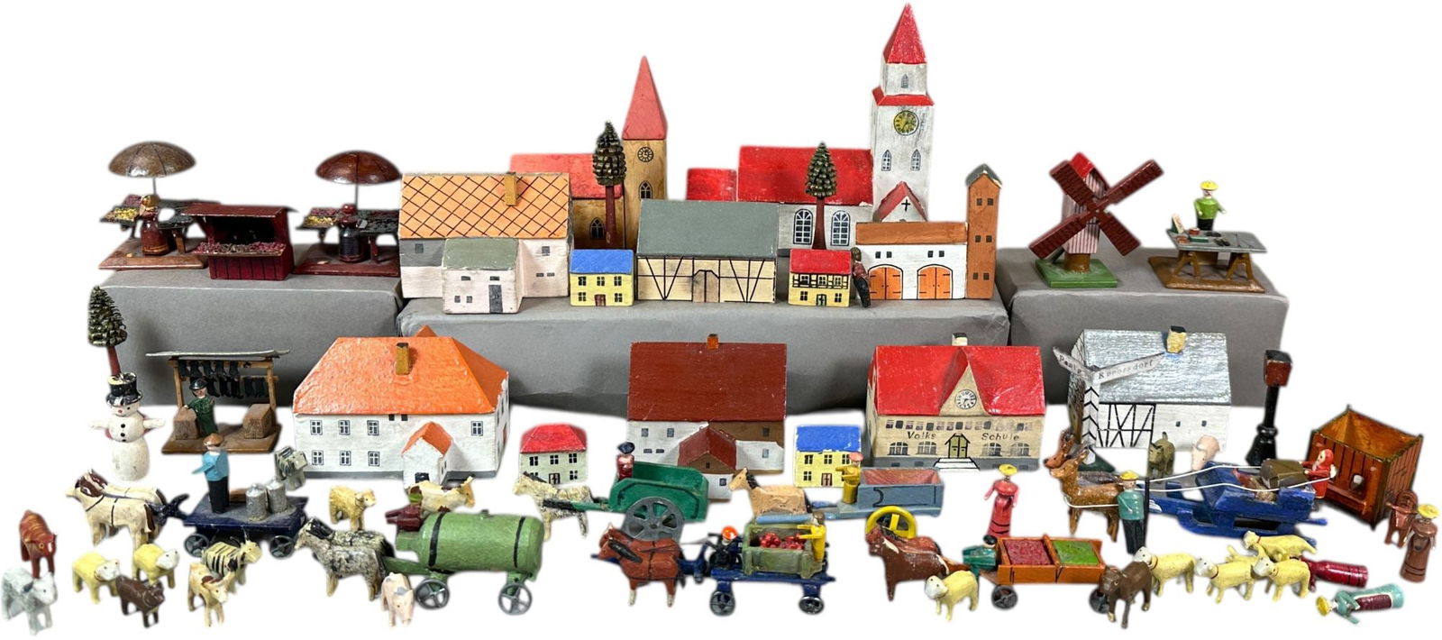 ERZGEBIRGE MINI VILLAGE ASSORTMENT (1 of 8)