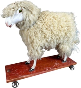 WOOLY SHEEP ON PLATFORM PULL TOY