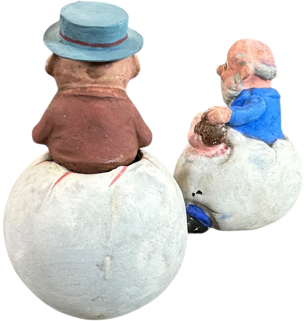 TWO FIGURE IN EGG CANDY CONTAINERS - 4