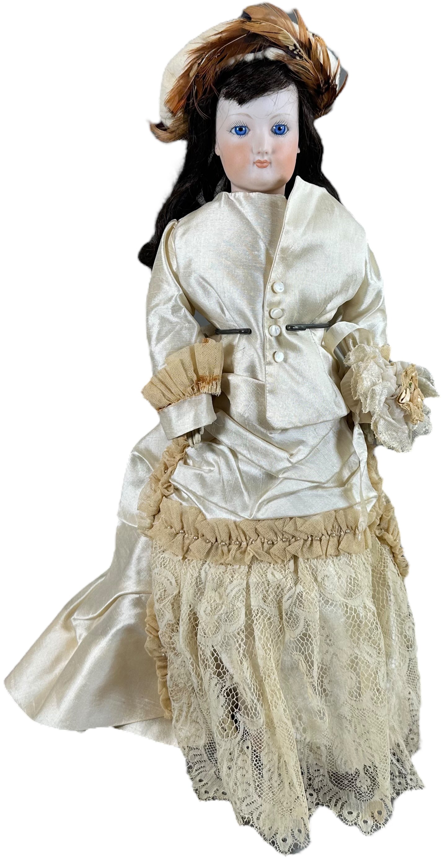 UNMARKED FASHION DOLL (1 of 7)