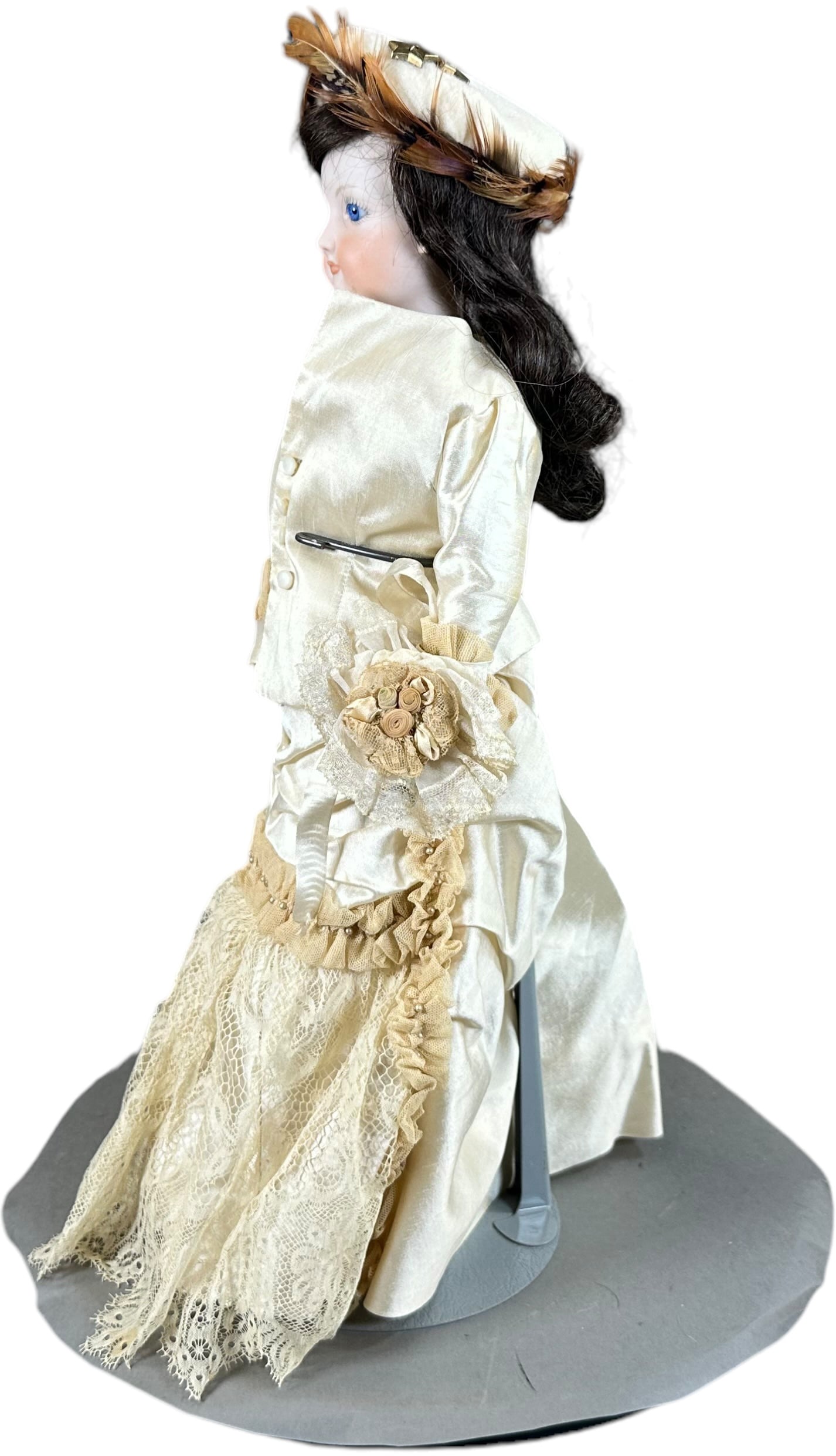 UNMARKED FASHION DOLL - 3