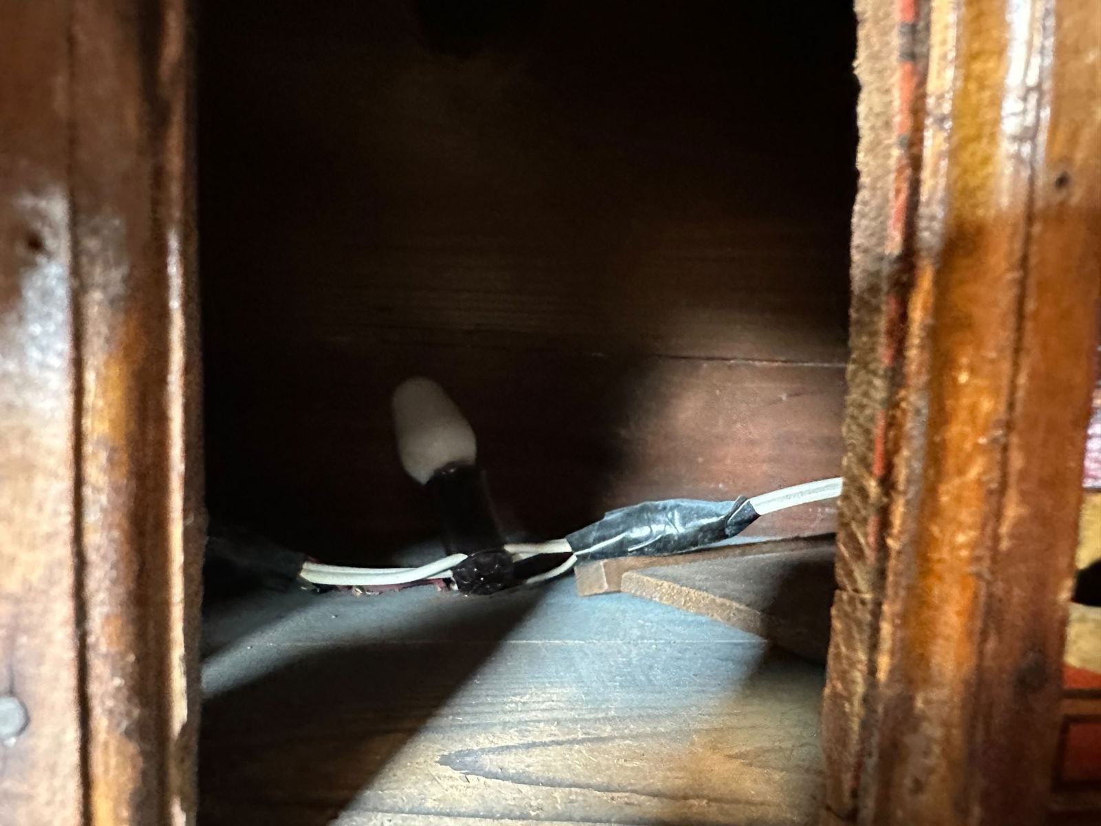 EARLY LARGE THREE STALL STABLE - 6