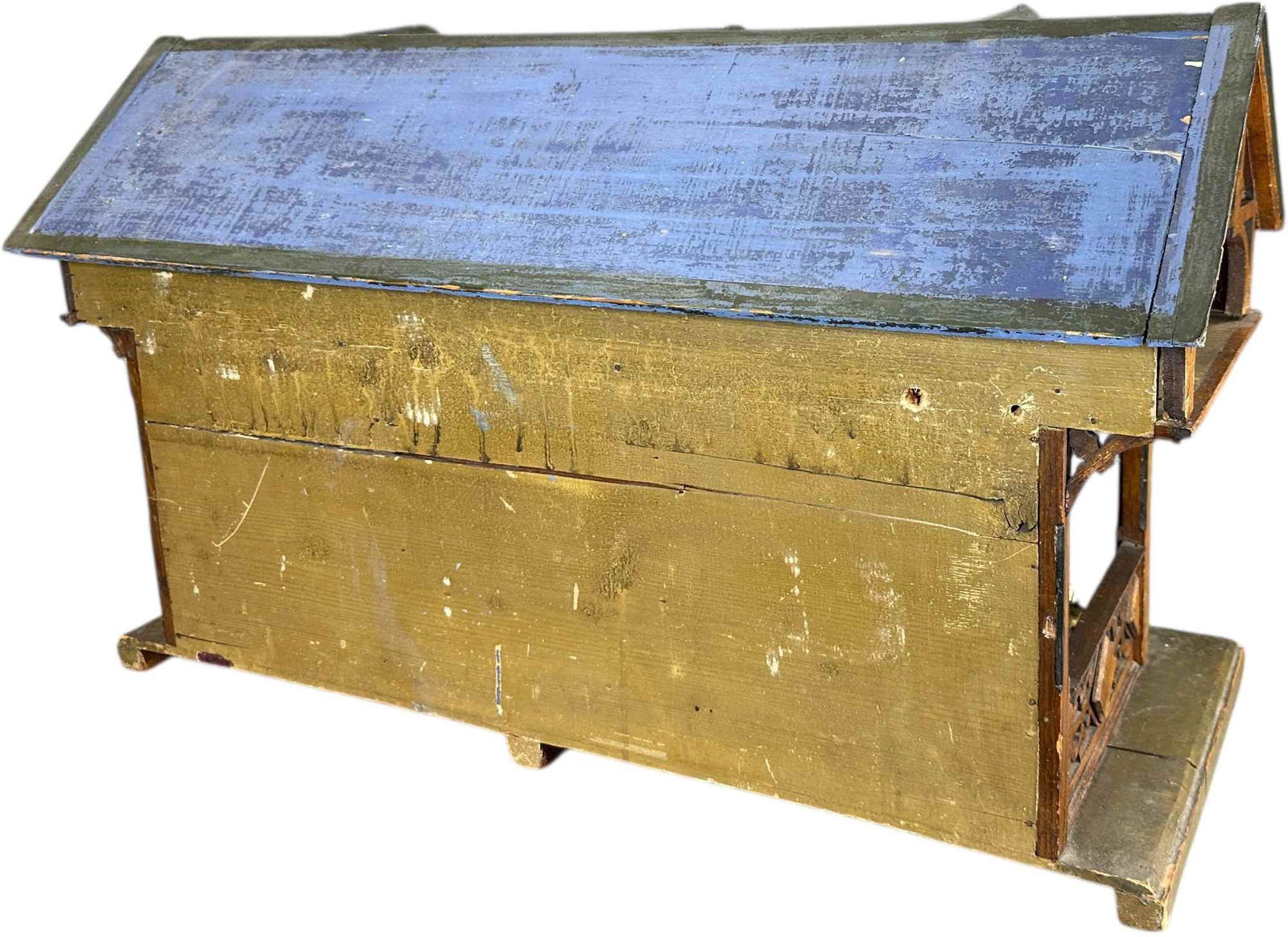 EARLY LARGE THREE STALL STABLE - 9