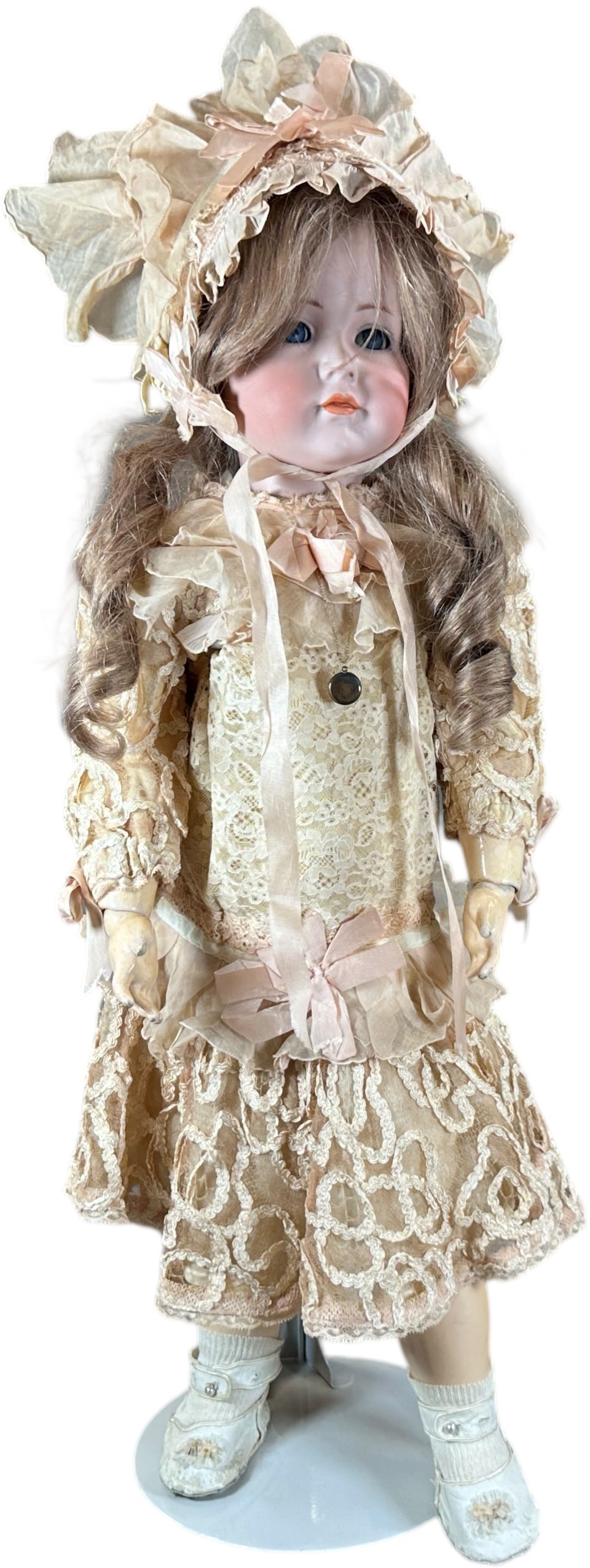 KAMMER & REINHARDT MEIN LIEBLING 117A: 1498. KAMMER & REINHARDT MEIN LIEBLING 117A | Especially pretty example with head incise "K (star) R 117A Simon & Halbig 66", blue glass sleep eyes, molded and painted lashes with extra silk uppers, c