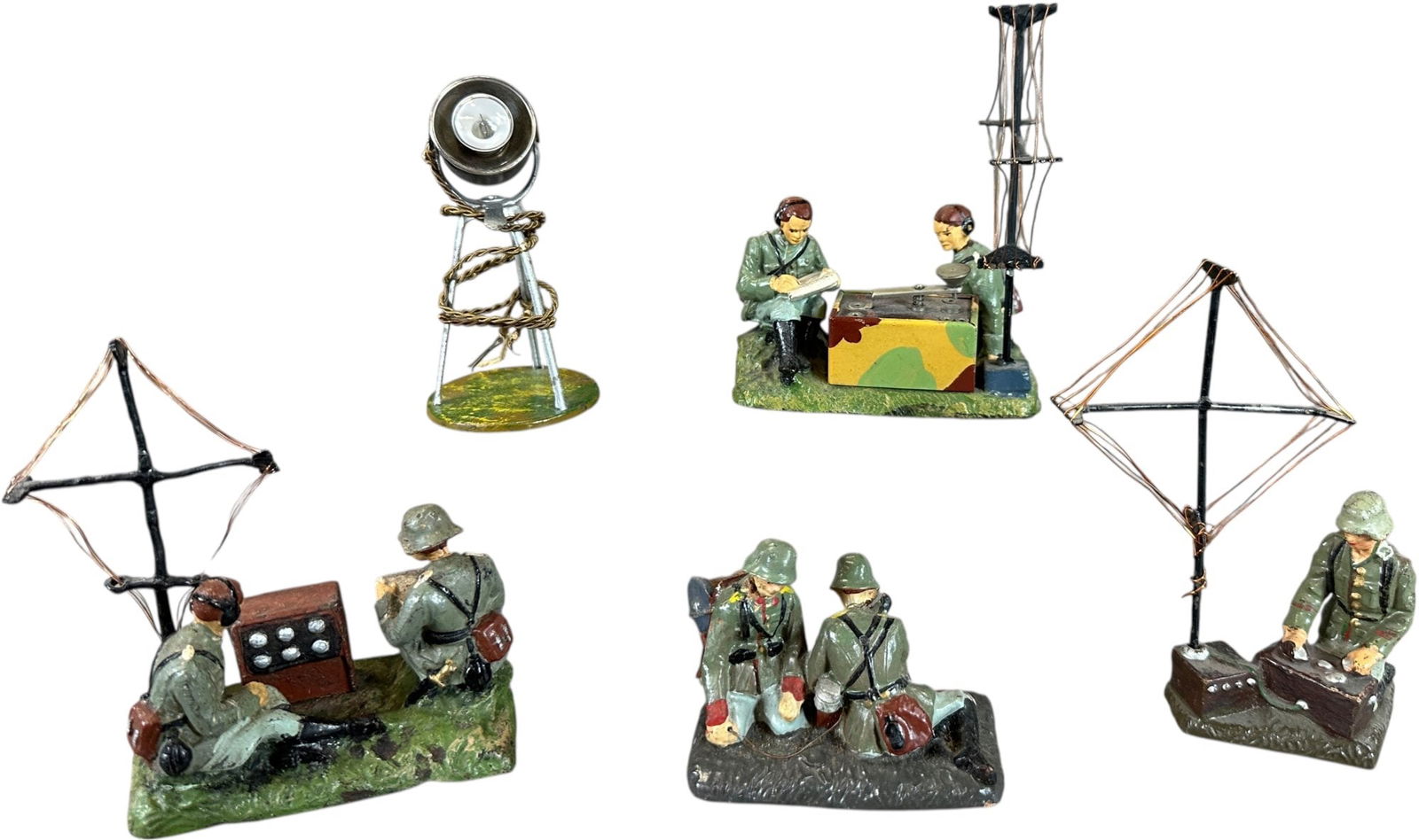 COMPOSITION SOLDIER RADIOMEN (1 of 4)