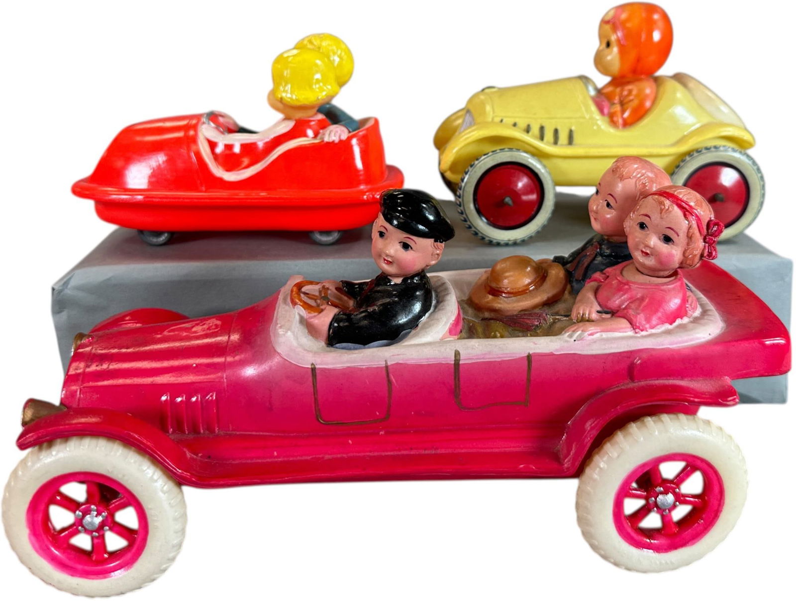 THREE AUTOMOTIVE THEME CELLULOID TOYS (1 of 5)