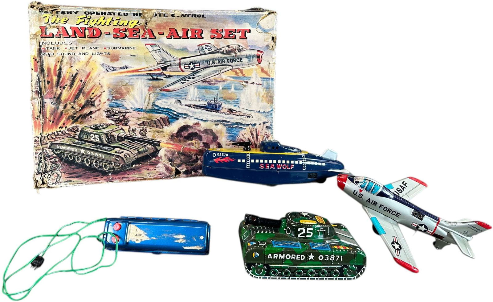 BOXED MARX FIGHTING LAND-SEA-AIR SET (1 of 9)