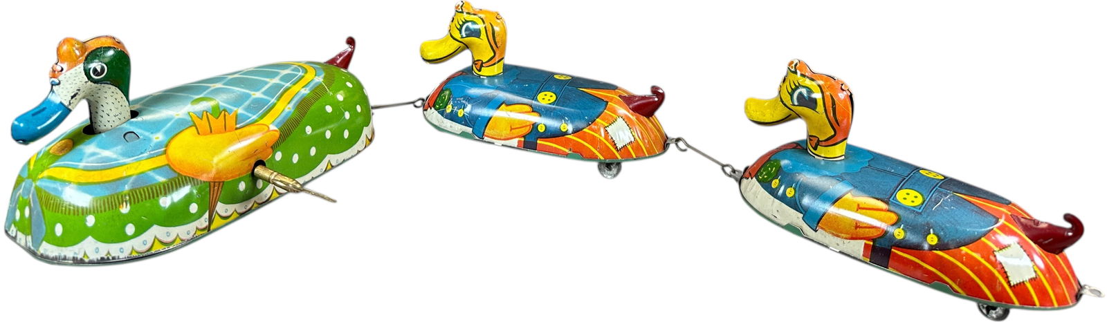 LINDSTROM SKEETER DUCK & DUCKLINGS: 513. LINDSTROM SKEETER DUCK & DUCKLINGS | USA, wind-up motor driven. | 10" l. mamma duck | (Excellent Condition) | $150 - $300
