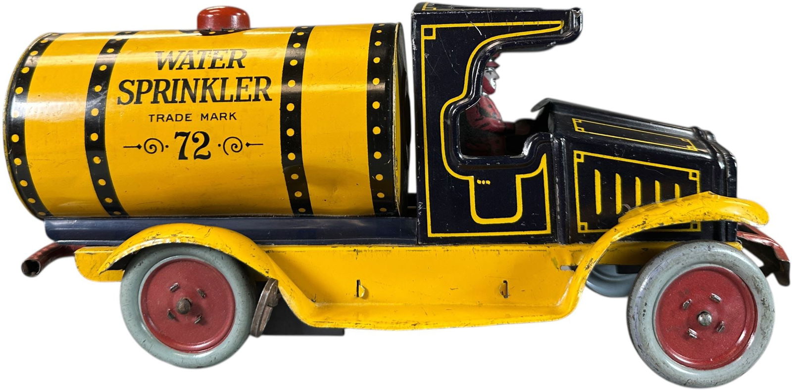 STRAUSS WATER SPRINKLER TRUCK (1 of 9)