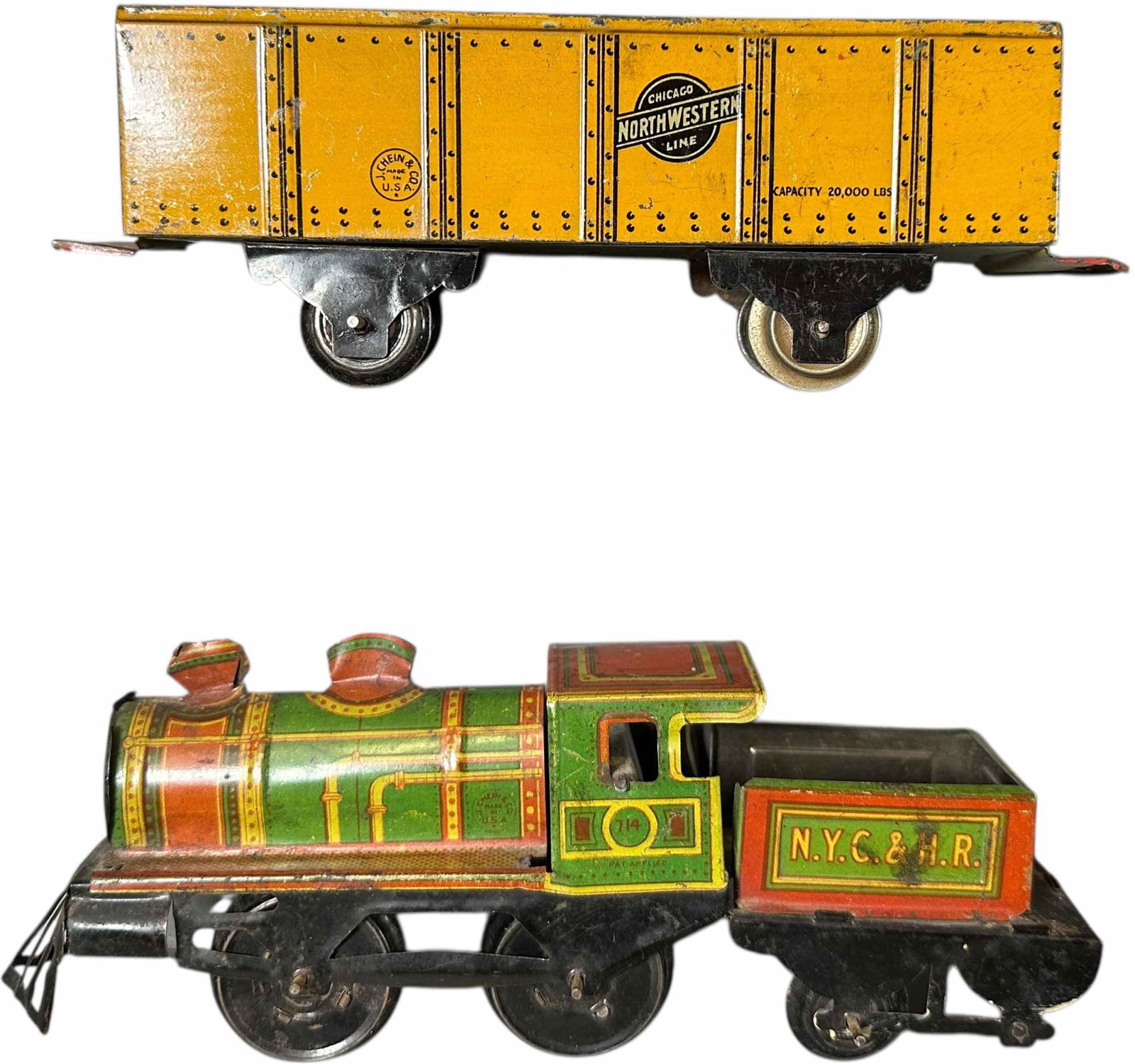 CHEIN TRAIN ENGINE W/ BOX CAR - 2