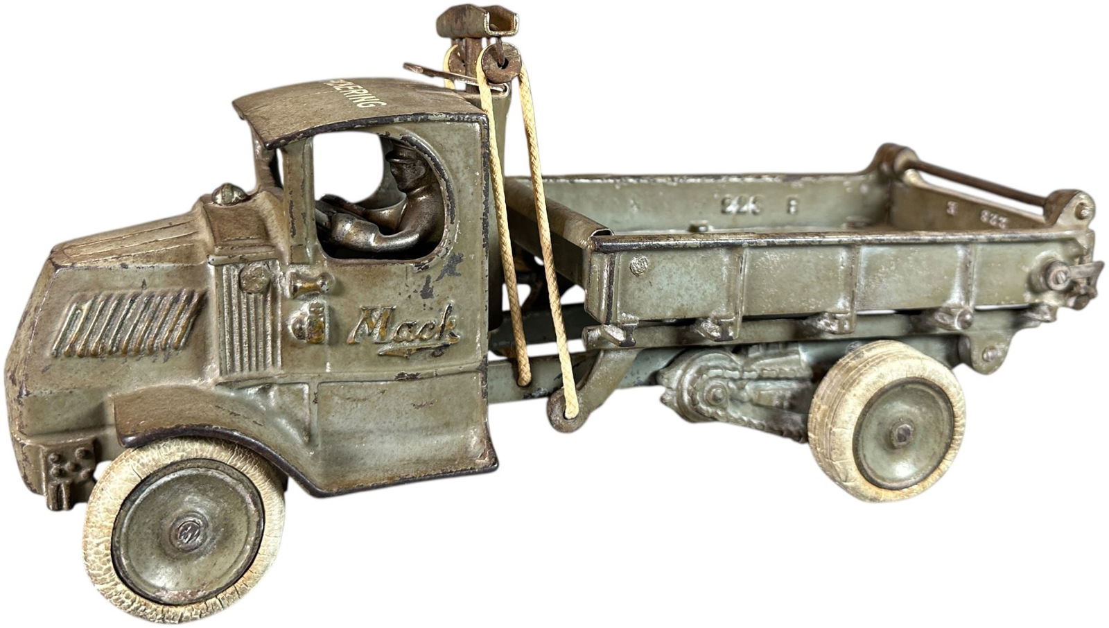 ARCADE MACK T-BAR DUMP TRUCK (1 of 9)