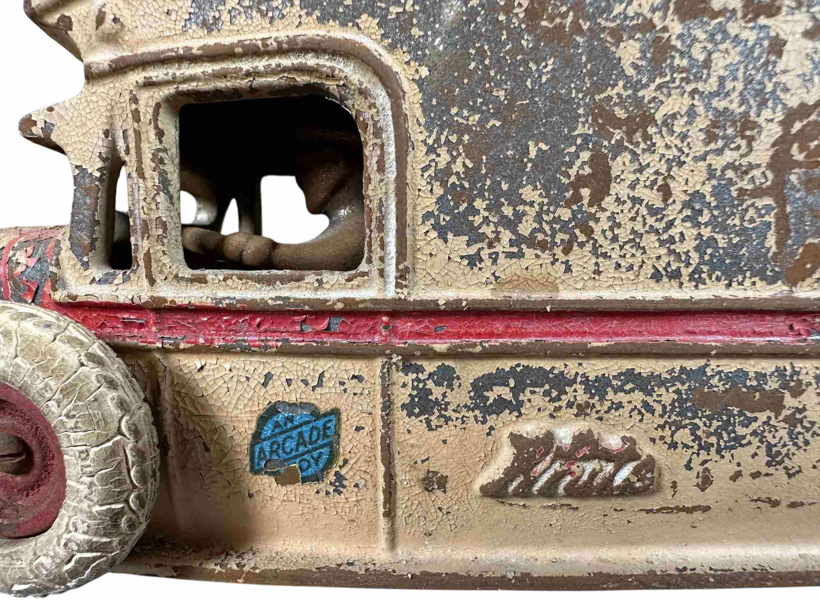 ARCADE WHITE MOVING VAN - 12