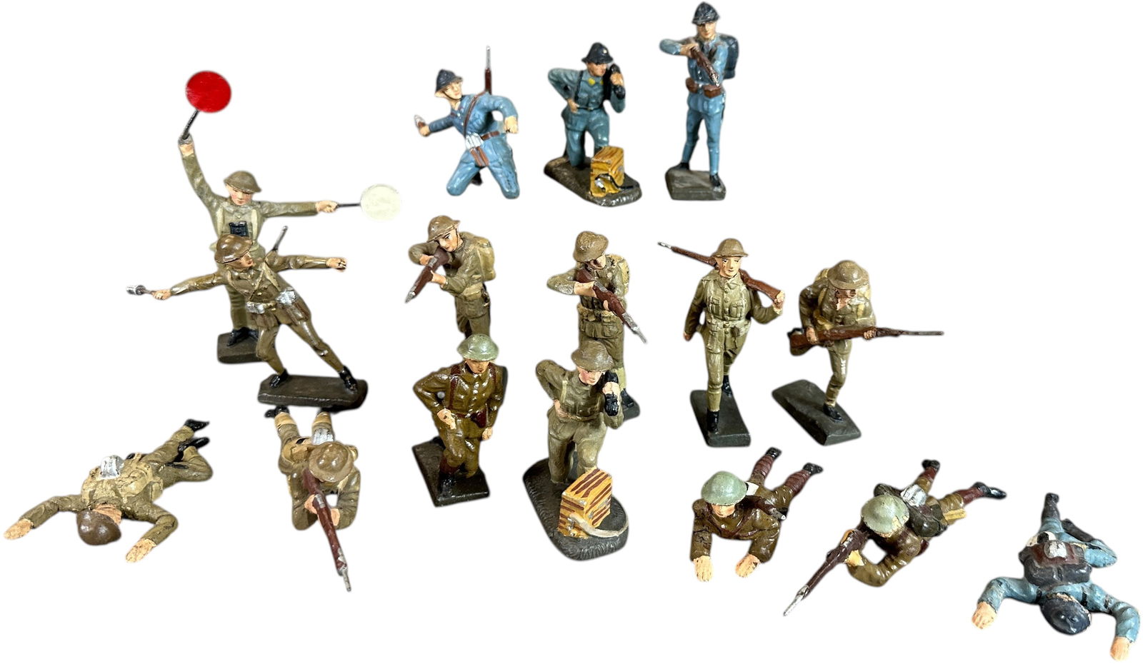 LINEOL ALLIED TROOPS: 31. LINEOL ALLIED TROOPS | Sixteen composition soldiers including French, British and Americans. From the Italian collection of Steno Tonelli. | 75 mm | (Excellent Condition) | $300 - $400
