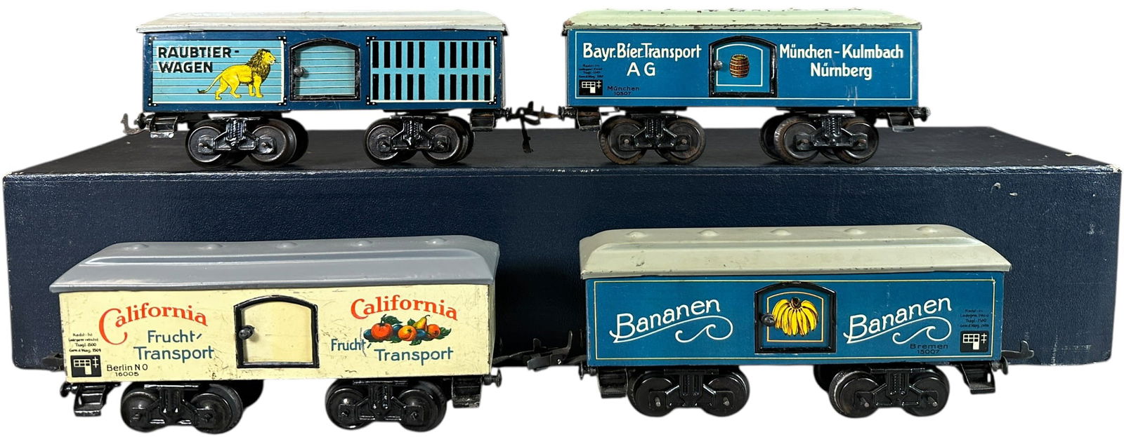 FOUR KARL BUB REFRIGERATOR WAGONS: 60. FOUR KARL BUB REFRIGERATOR WAGONS | O gauge. | 8" l. | Very nice car bodies, two roofs are repainted otherwise nice set in (Excellent Condition) | $300 - $600