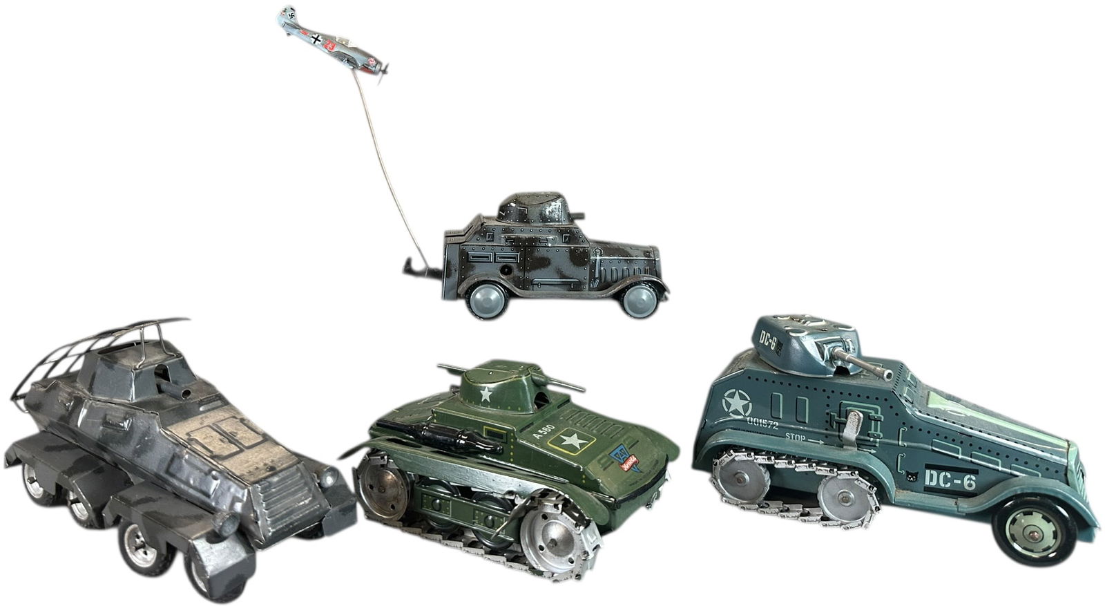 GERMAN TINPLATE SMALL ARMORED CARS (1 of 8)