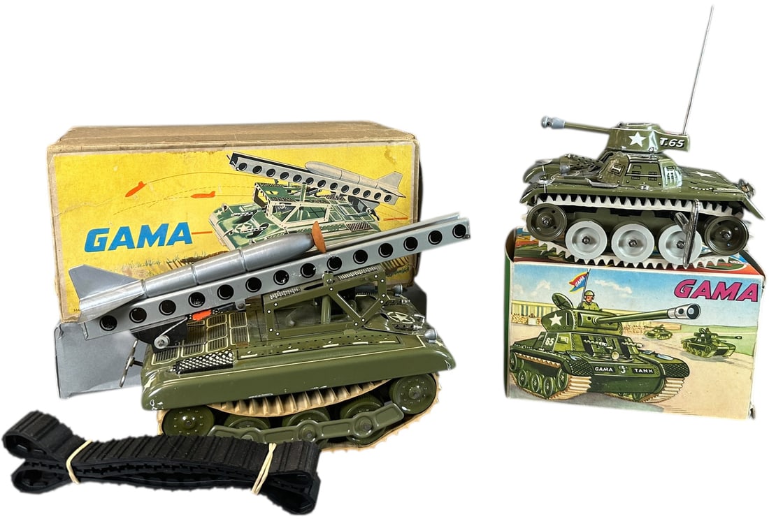 POSTWAR GAMA TANKS #9936 & #654 (1 of 5)