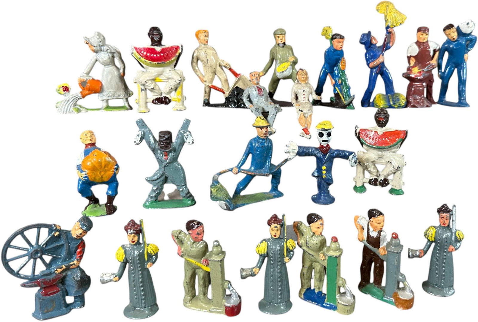HAPPY FARMERS FIGURE SET (1 of 7)