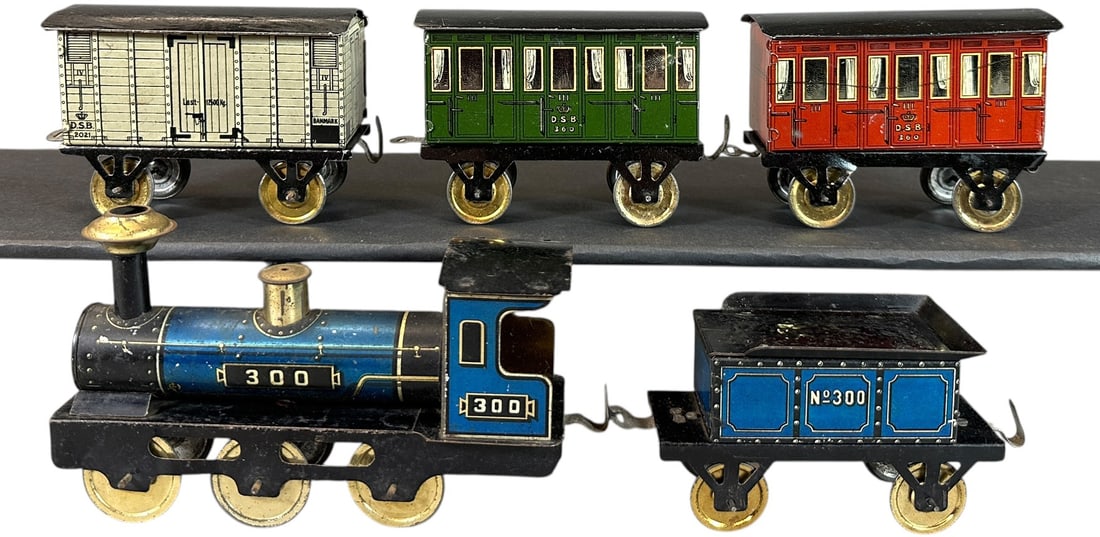 BLUE HESS LOCOMOTIVE & CARS: 113. BLUE HESS LOCOMOTIVE & CARS | Provenance: The Chuck Ehlers Hess Collection. | 6.5" l. loco | (Excellent Condition) | $300 - $600