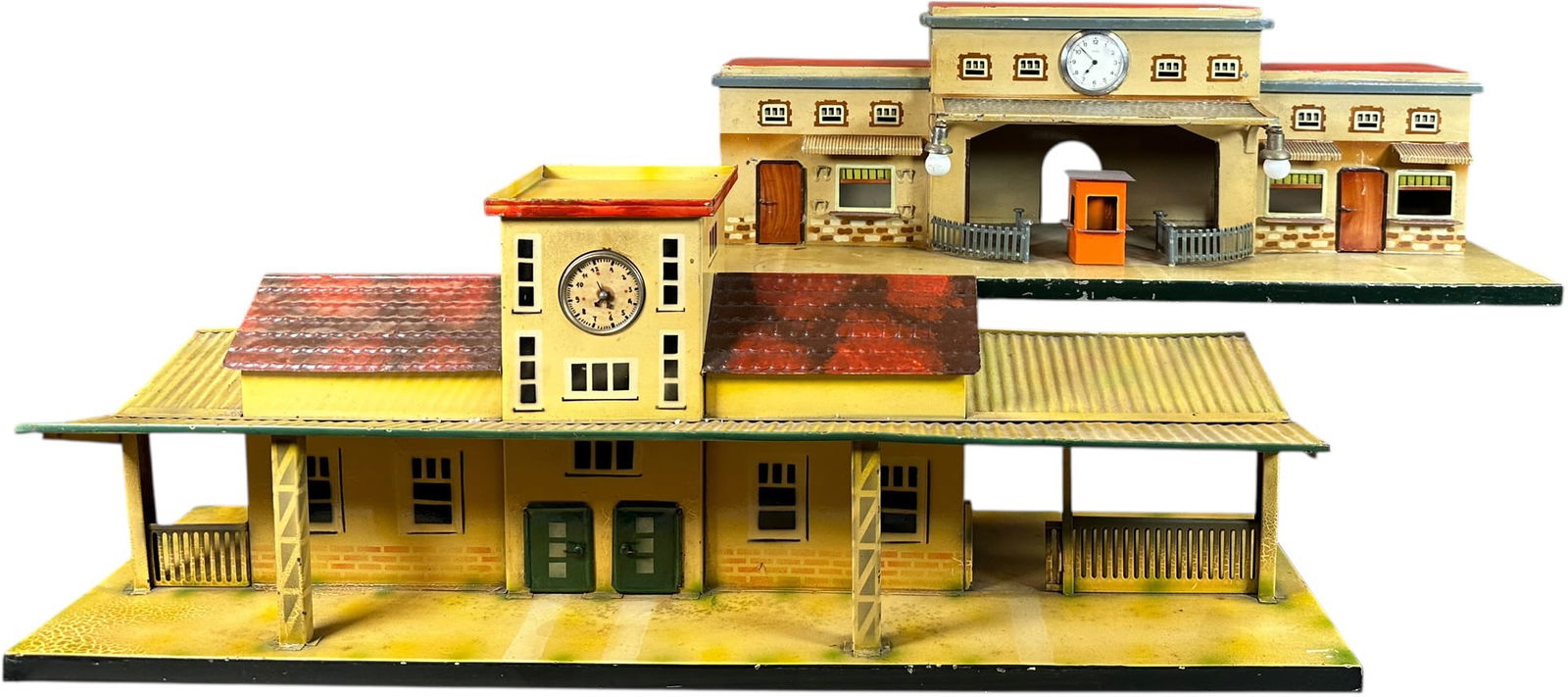 TWO LARGE KIBRI TRAIN STATIONS: 123. TWO LARGE KIBRI TRAIN STATIONS | Gauge 1. | 28" l. | (Excellent Condition) | $300 - $600