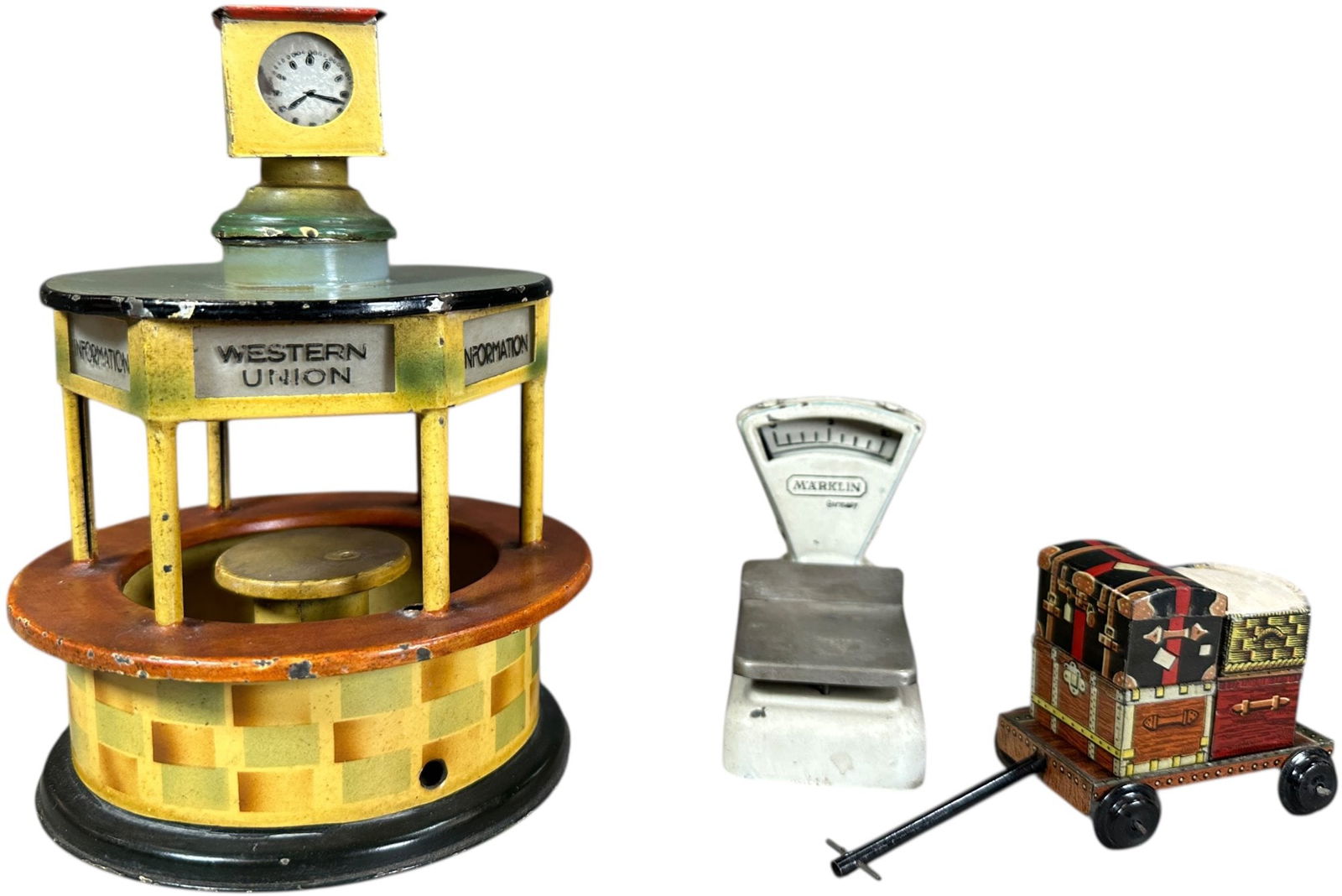KIBRI INFO KIOSK W/ MARKLIN SCALE & HORNBY (1 of 4)
