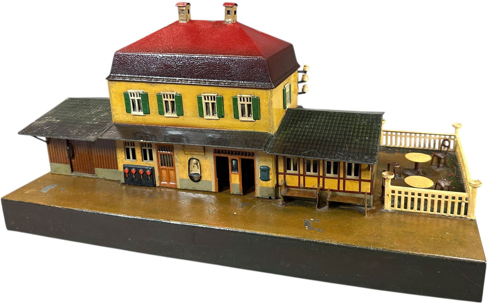 UNCOMMON MARKLIN ENGLISH COUNTRY STATION (1 of 8)