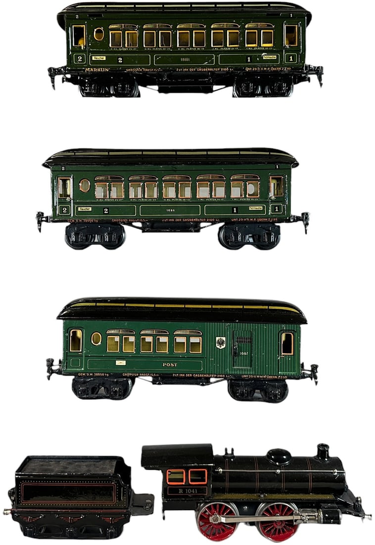 MARKLIN PASSENGER TRAIN SET - 2