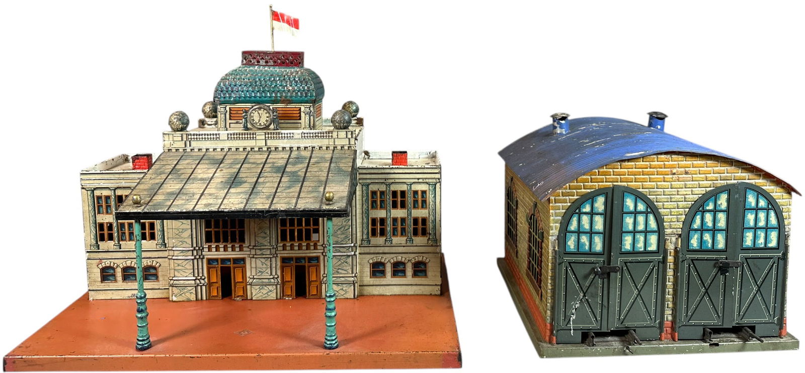 BING LITHO STATION & ENGINE SHED: 273. BING LITHO STATION & ENGINE SHED | O gauge, litho. | 15 x 10 x 14" lwh. | All original aside from flag and sleeve on Bing station, (Very Good Condition) | $400 - $700