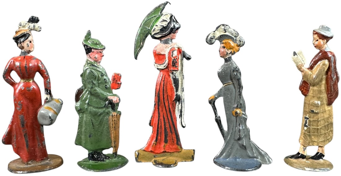 SPENKUCH HALF ROUND RAILWAY FIGURES: 356. SPENKUCH HALF ROUND RAILWAY FIGURES | 2" h. | (Excellent Condition) | $100 - $200