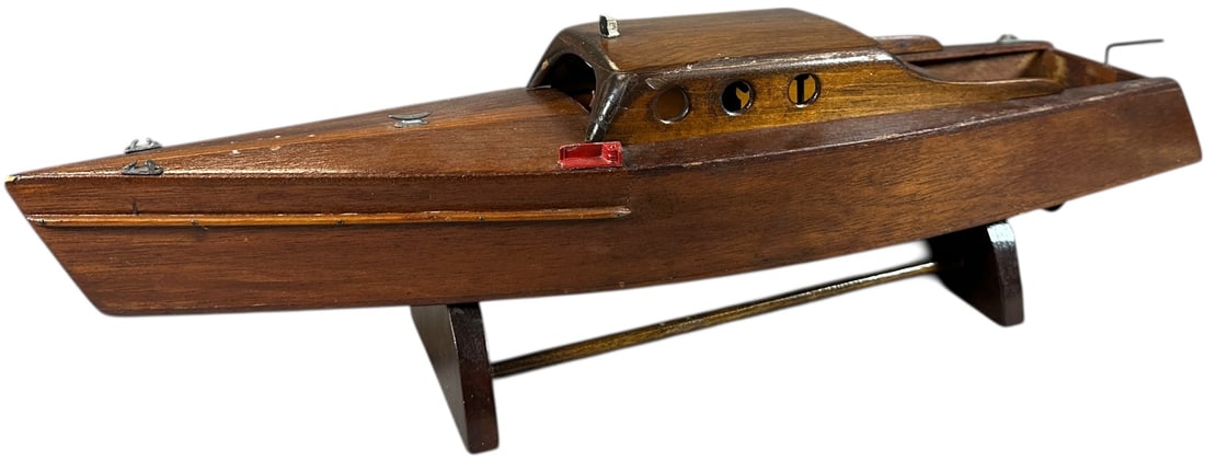 WOODEN CLOSED CABIN SPEED BOAT (1 of 10)