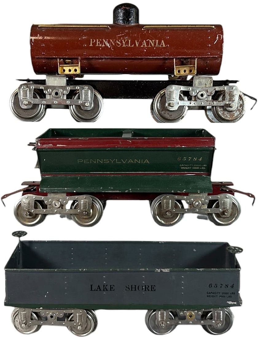 EARLY LIONEL 10 SEIRES FREIGHT CARS: 423. EARLY LIONEL 10 SEIRES FREIGHT CARS | Standard gauge. | 11.5" l. | Overall in (Excellent Condition) for age. | $200 - $400