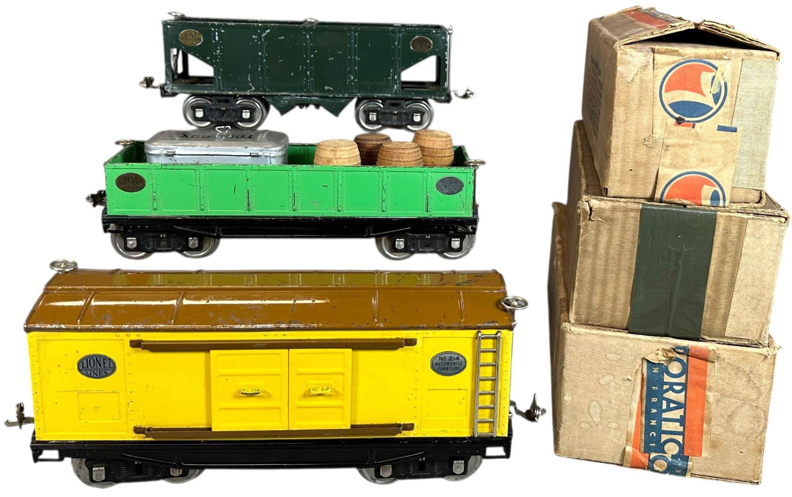 LIONEL MIXED TRIM 200 SERIES FREIGHT CARS (1 of 7)