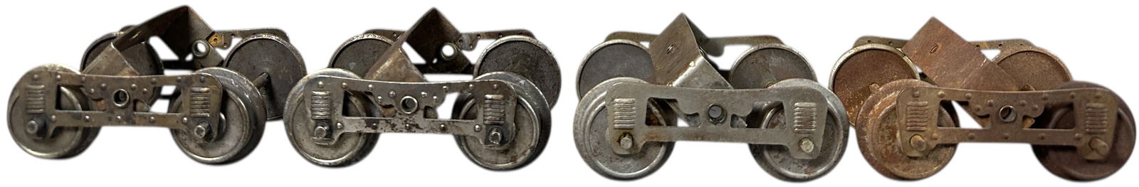 RARE LIONEL HOLLOW RIVET 10 SERIES TRUCKS: 488. RARE LIONEL HOLLOW RIVET 10 SERIES TRUCKS | Standard gauge. Provenance: Bradley Kaplan Collection. | 4.5" l. | Will clean to (Excellent Condition) | $250 - $500