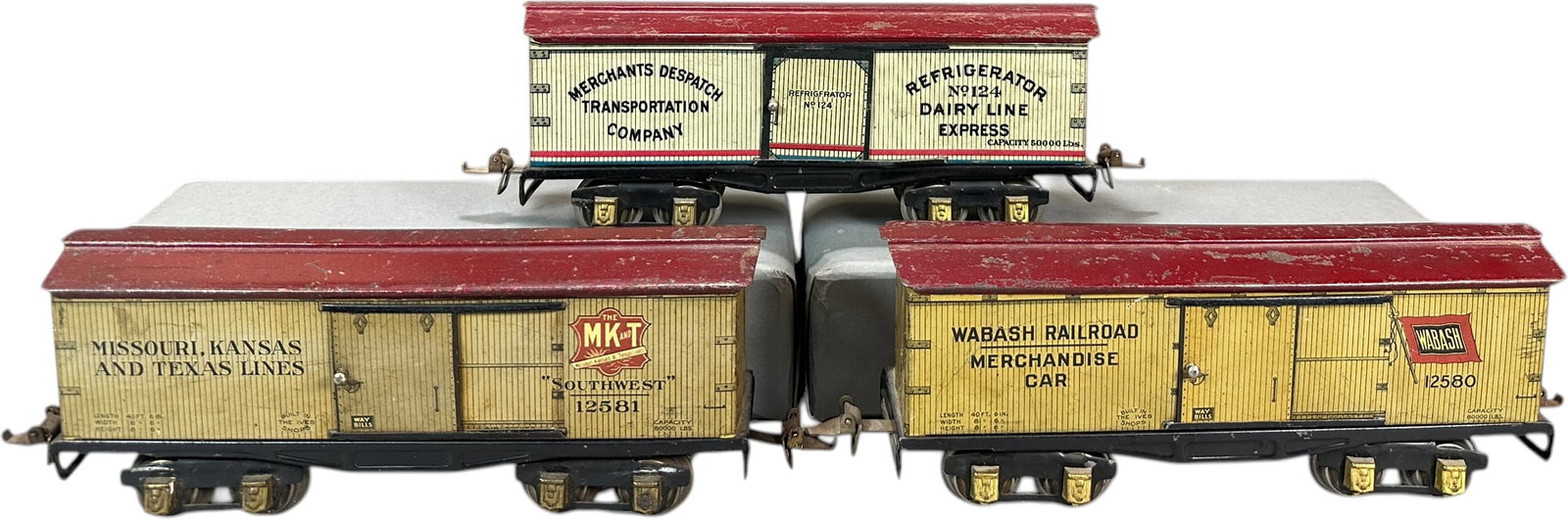 IVES 0 GAUGE BOX CARS (1 of 5)