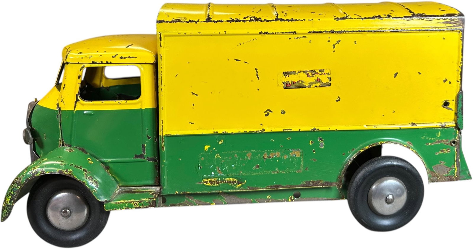 STRUCTO HI-WAY TRANSPORT VAN: 1505. STRUCTO HI-WAY TRANSPORT VAN | USA, friction driven. | 16.5" l. | Original tailgate, overall (Very Good Condition) | $400 - $600