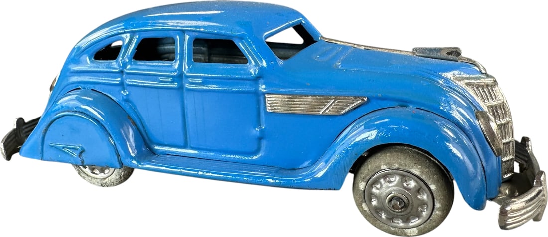 SMALL JAPANESE 1935 CHRYSLER AIRFLOW (1 of 9)