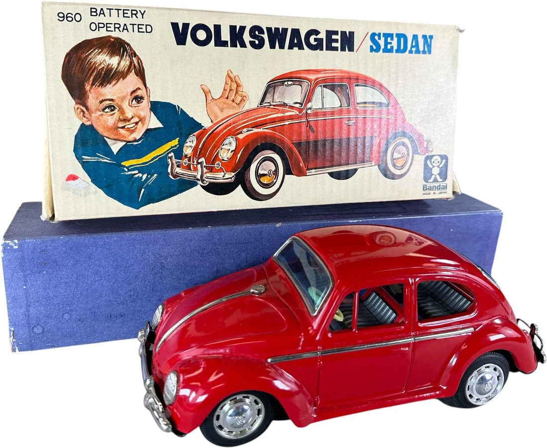 BOXED BANDAI VOLKSWAGEN SEDAN (1 of 12)
