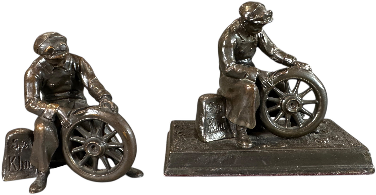 PAIR RACECAR DRIVER FIXING TIRE FIGURINES (1 of 5)