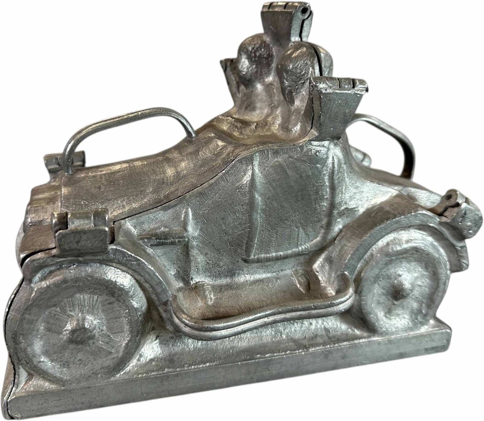 EARLY AUTOMOBILE ICE CREAM MOLD (1 of 9)