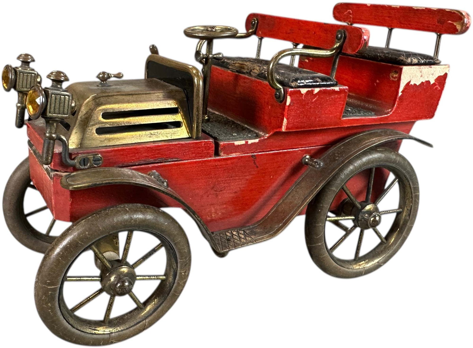 AUTOMOBILE CIGARETTE BOX WITH MATCH HOLDER (1 of 11)
