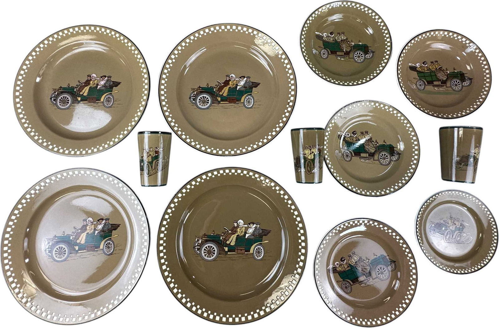 VILLEROY & BOCH AUTOMOBILE MOTIF DINNERWARE SERVIC: 345. VILLEROY & BOCH AUTOMOBILE MOTIF DINNERWARE SERVIC | German ceramic dinnerware service by Villeroy & Boch decorated with an early open touring automobile carrying passengers, including serving pl