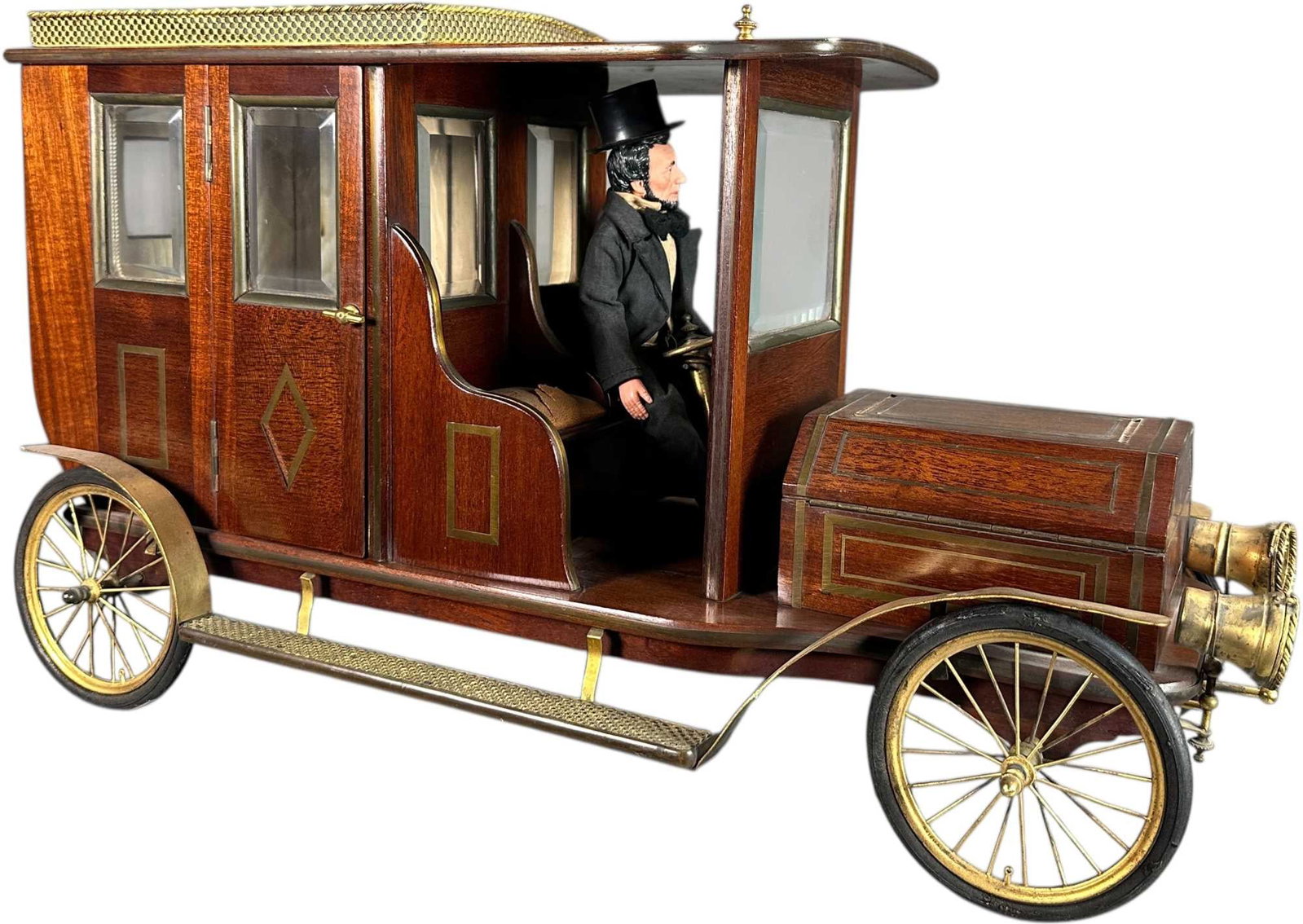 LARGE BEVELED GLASS LIMOUSINE CIGAR HUMIDOR (1 of 11)