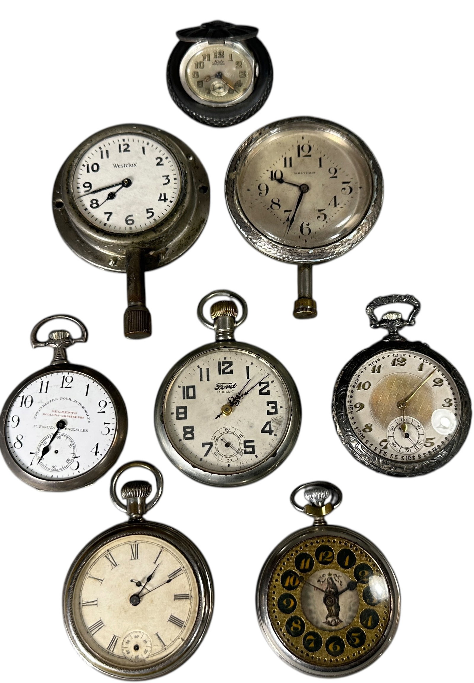 GROUP OF AUTOMOBILE AND MOTORING TIMEPIECES (1 of 5)