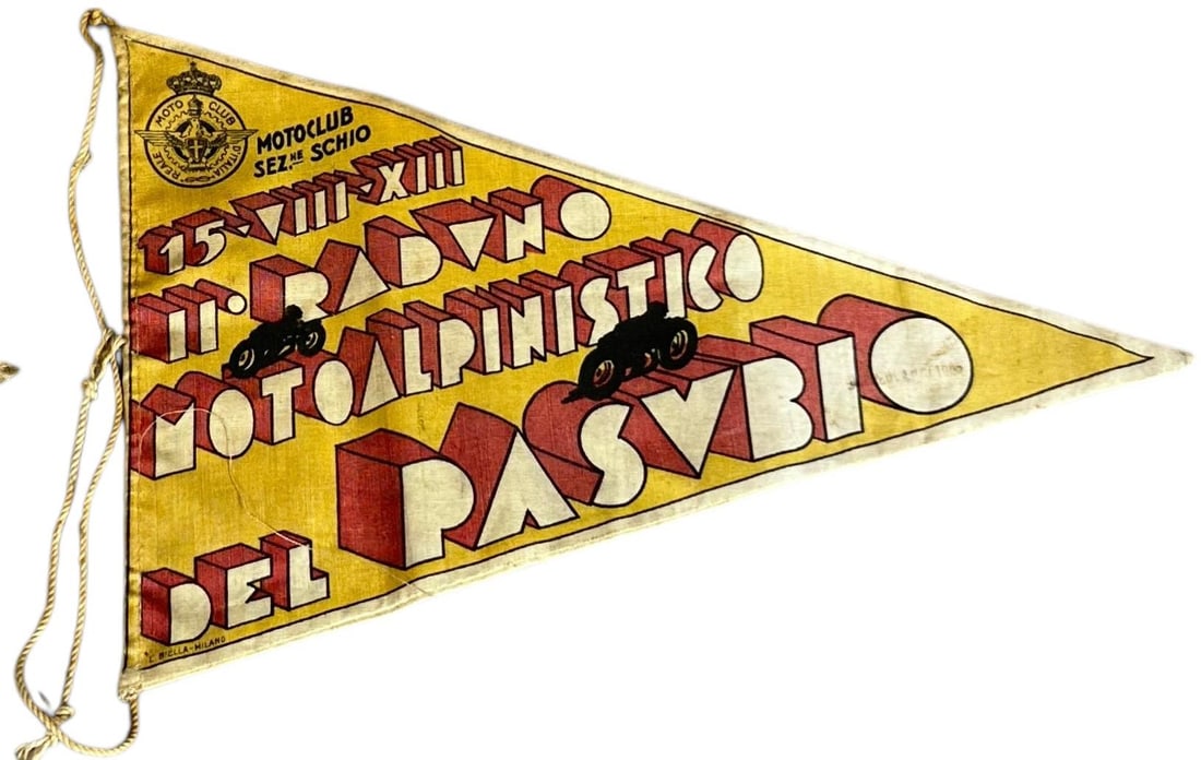 MOTO CLUB DITTALO REALE RACE PENNANT: 449. MOTO CLUB DITTALO REALE RACE PENNANT | From the Italian collection of Steno Tonelli. | 11.75" l. | (Excellent Condition) | $100 - $200